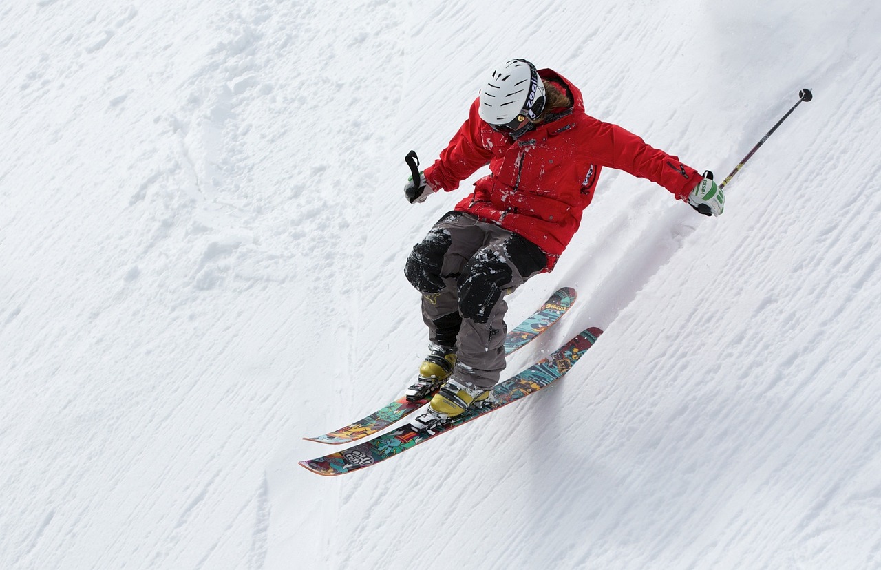 man, skier, ski-498473.jpg